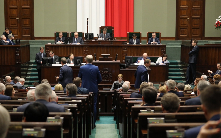 Specustawa maturalna przyjęta. Czyją twarz ma dziś polska szkoła?